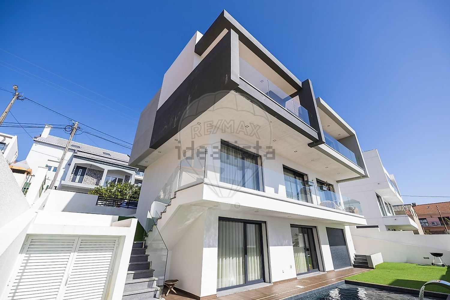 出租小楼房或独栋别墅在Rua Almeida Garrett - 外立面