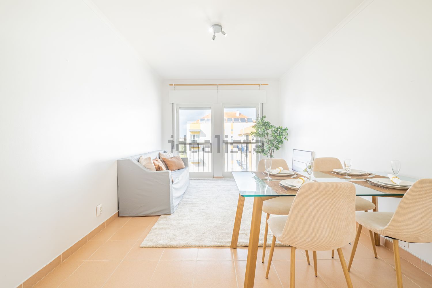 公寓 t2出售在Rua Miguel Esteves Medeiros - 客厅