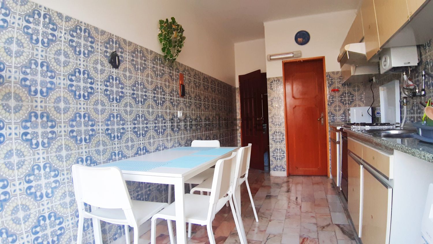 出租房间在Rua Carlos Seixas, 6 - 厨房