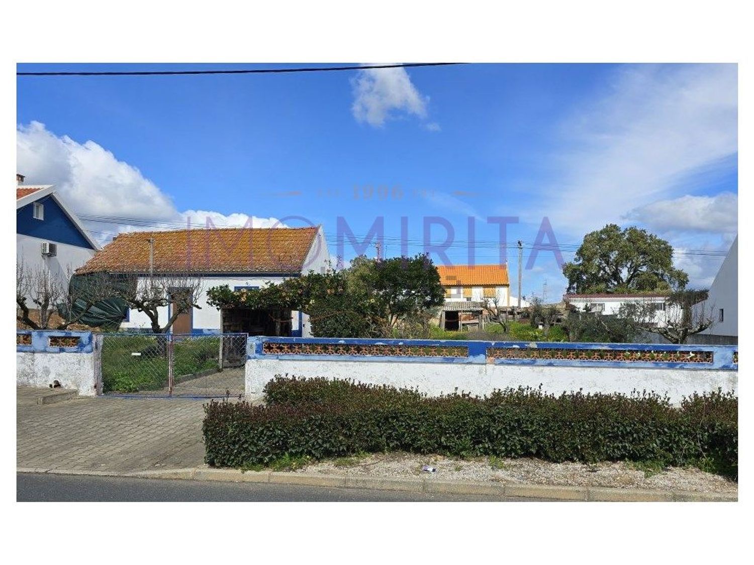 小楼房或独栋别墅出售在Rua do Chafariz - 游泳池