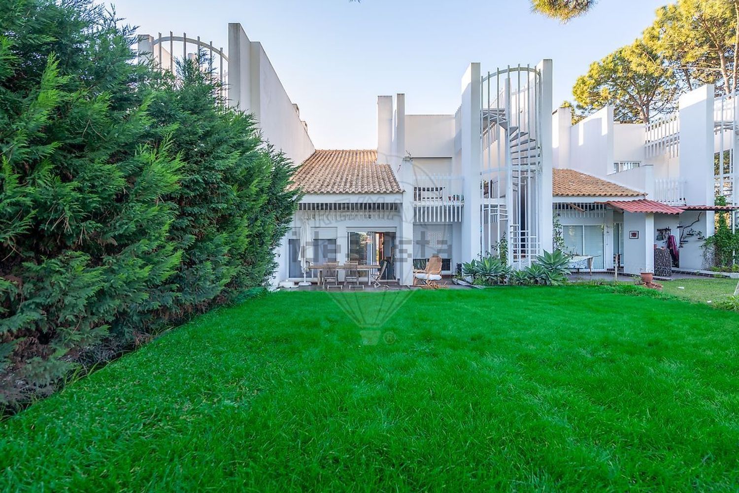 小楼房或独栋别墅出售在Rua de Alcoutim, 285 - 外立面