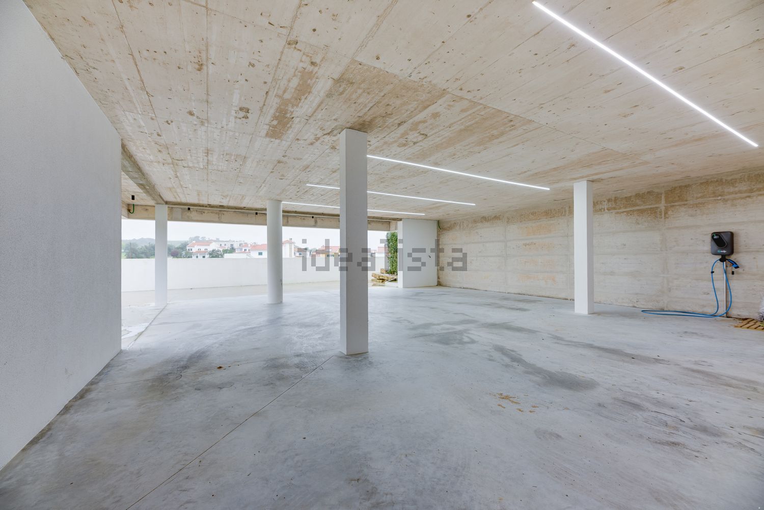 小楼房或独栋别墅出售在Rua da Mandinga s/n - 停车位