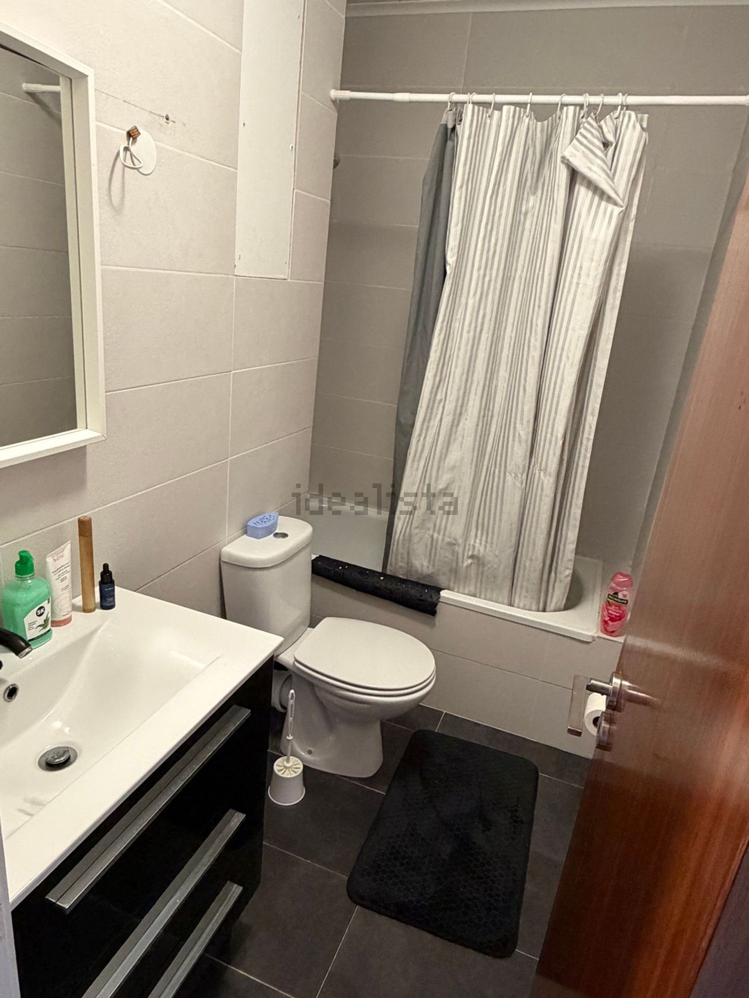 出租房间在Rua José Afonso, 5 - 卫生间