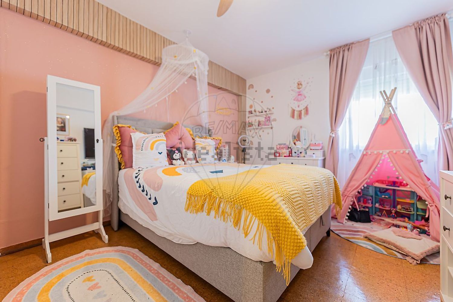 公寓 t4出售在Rua Fernando Pessoa - 卧室