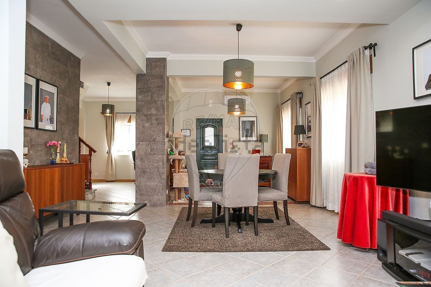 小楼房或独栋别墅出售在Rua Doutor José Augusto Branco Pimentel - 客厅