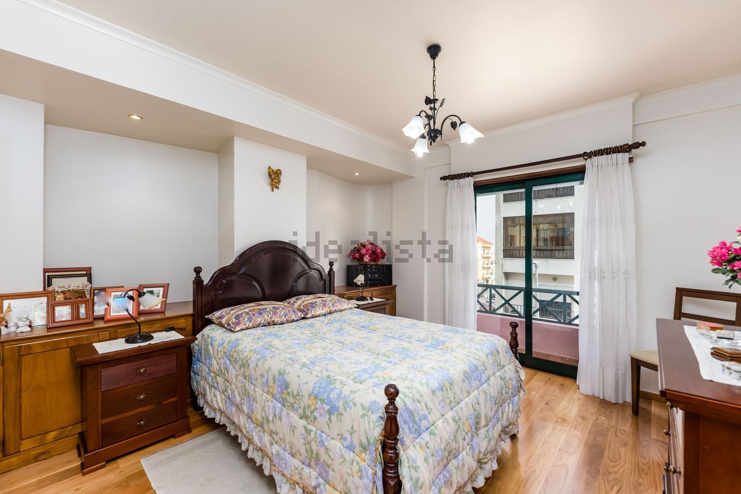 公寓 t4出售在Rua Maria Amália Vaz de Carvalho - 卧室