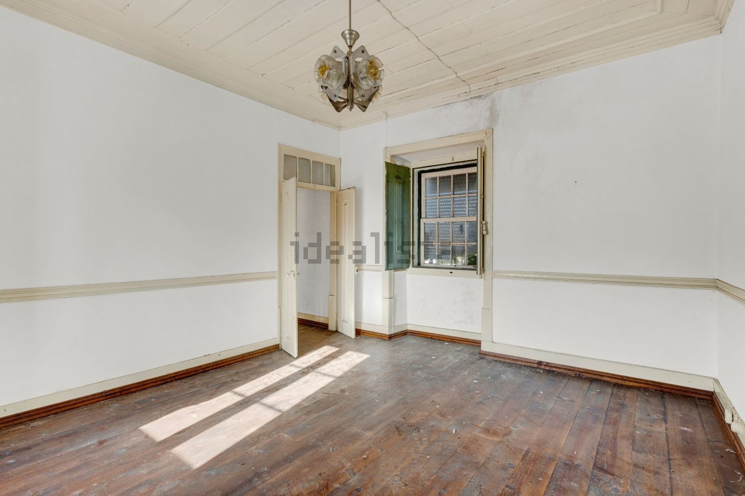 小楼房或独栋别墅出售在Rua Direita - 居住