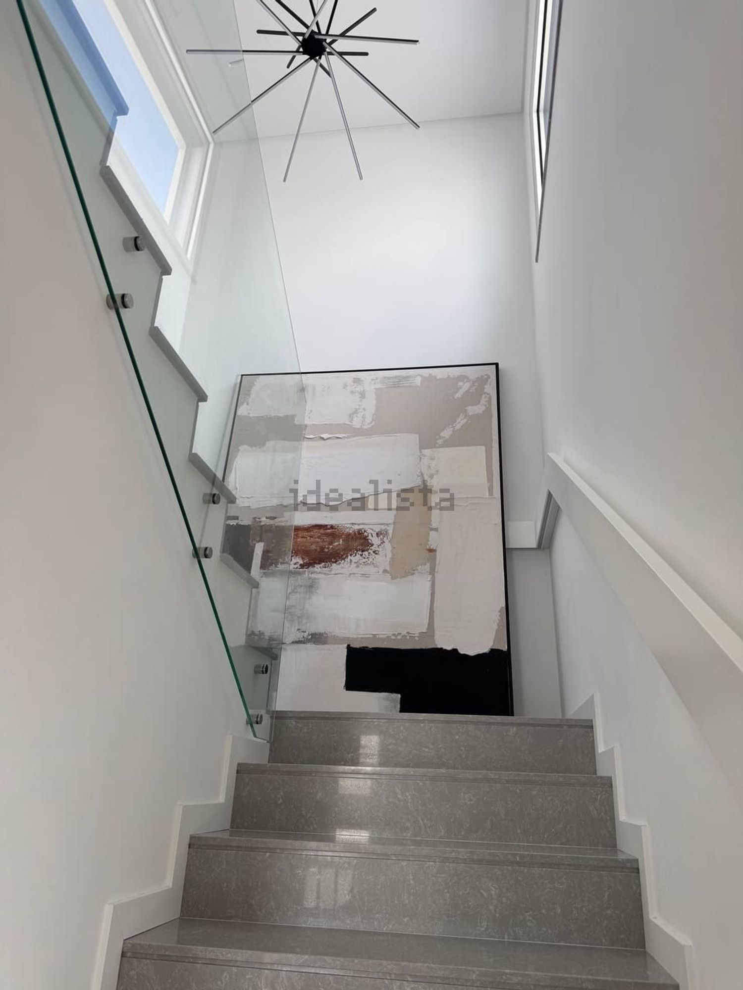 小楼房或独栋别墅出售在Avenida Movimento das Forças Armadas, 8 - 详情