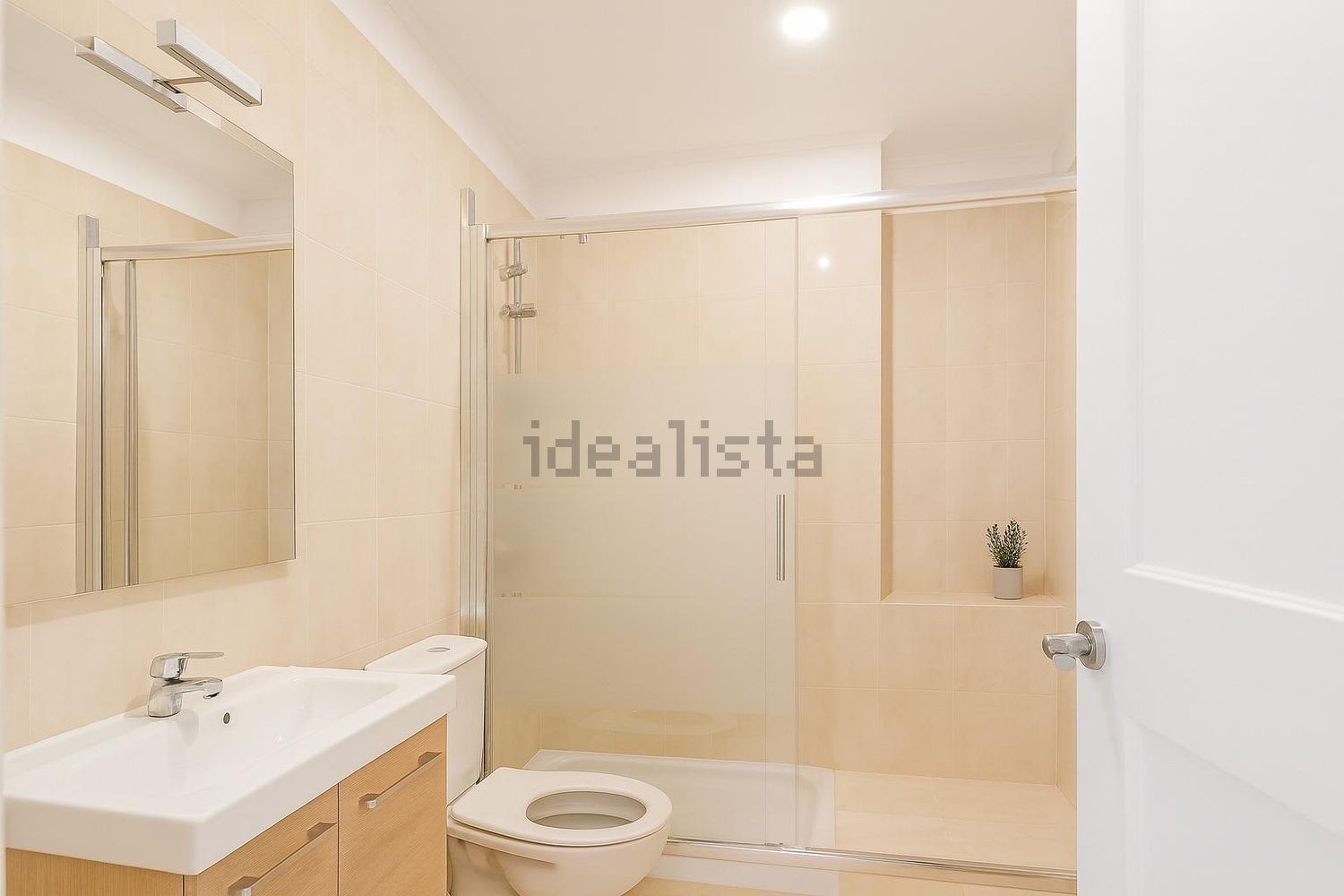 出租房间在Rua do Vale de Santo António, 146 - 卫生间