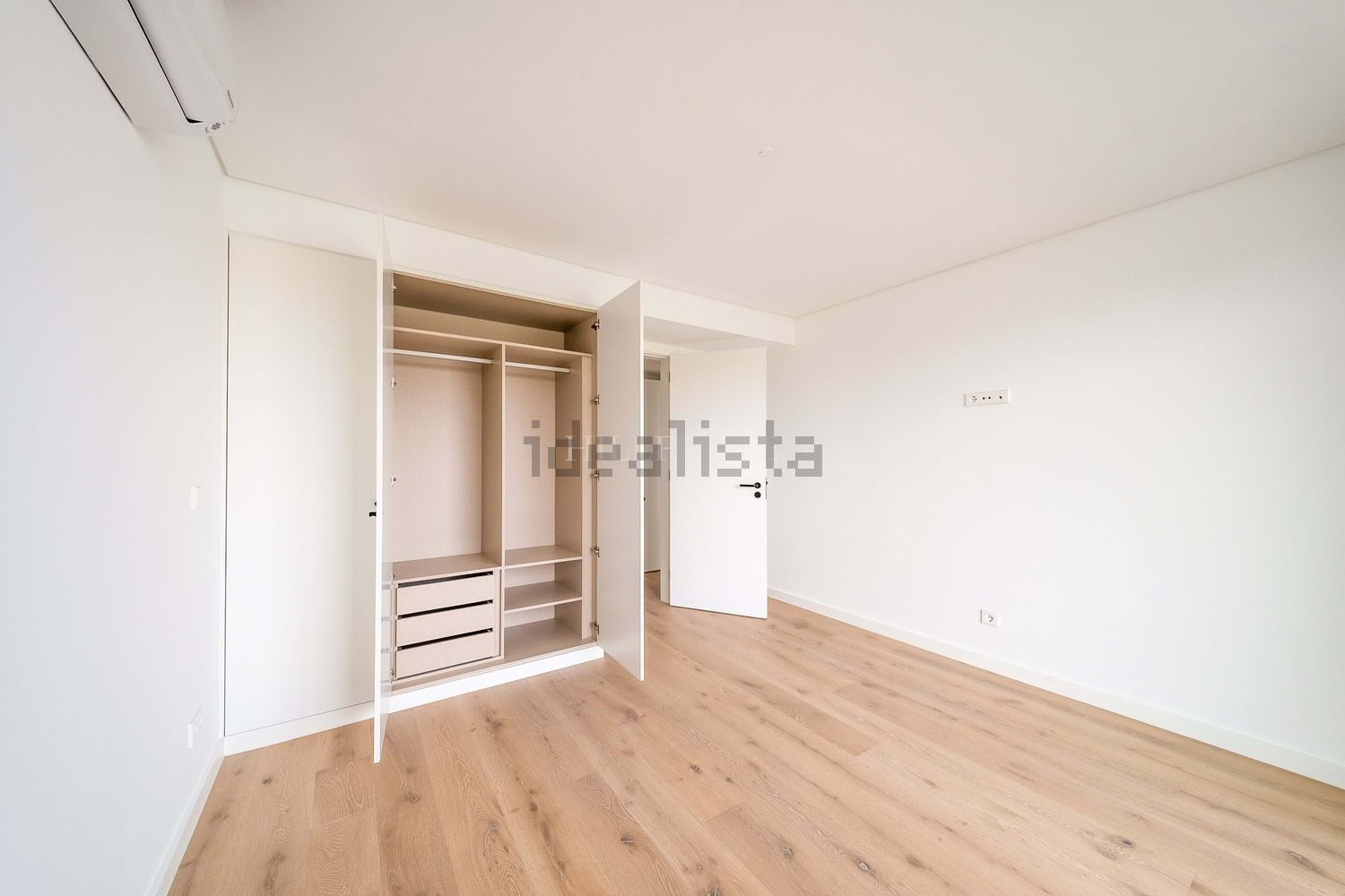 出租公寓 t2在Rua Bombeiros Voluntários do Barreiro, 31 - 试衣间