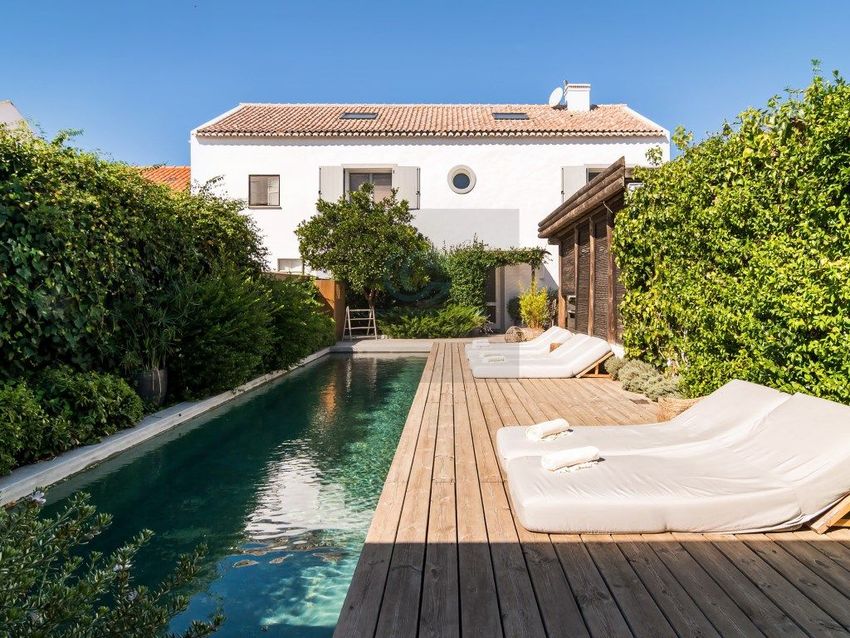 小楼房或独栋别墅出售在Rua de São Pedro, 21