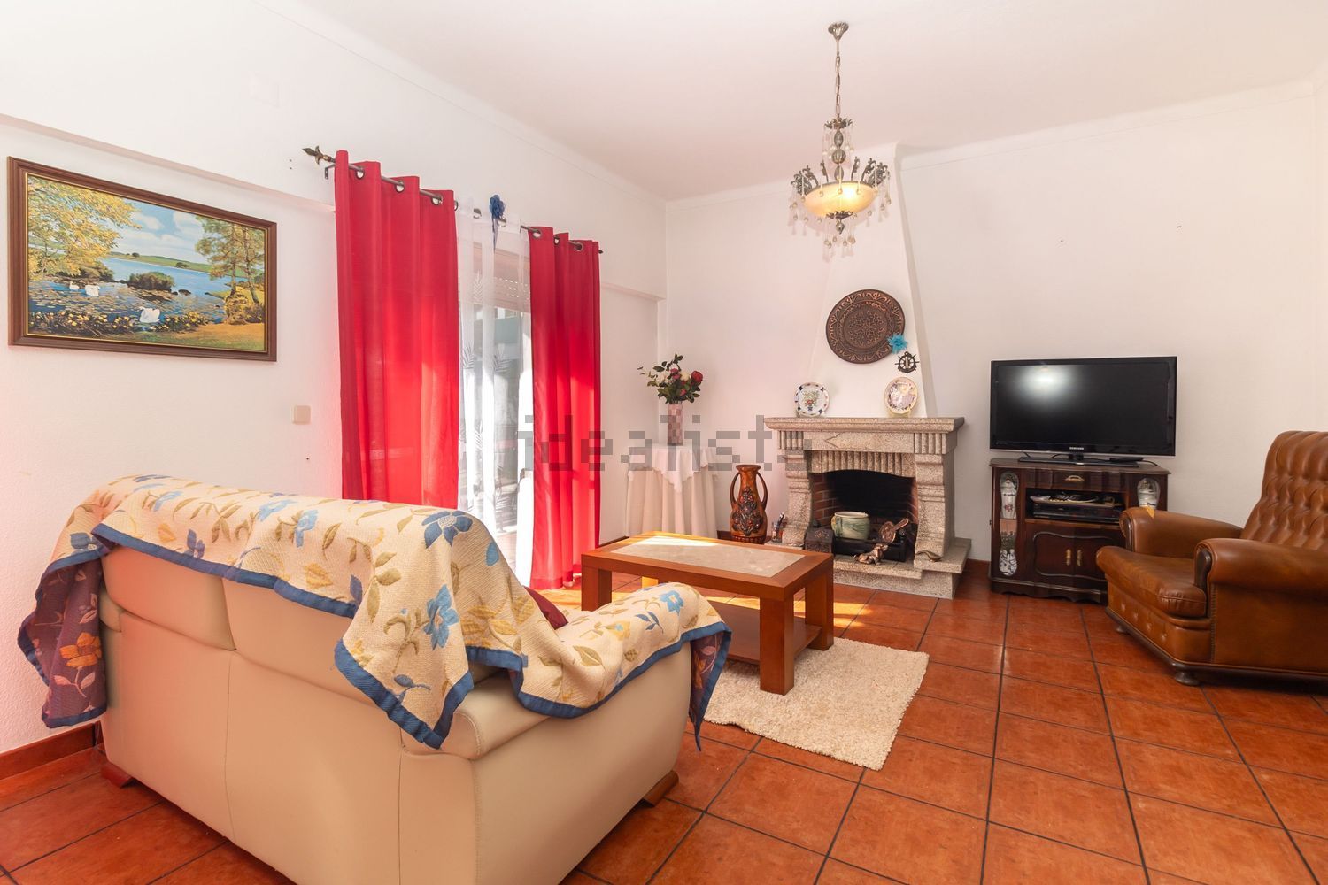 小楼房或独栋别墅出售在Avenida Padre Nabeto - 客厅