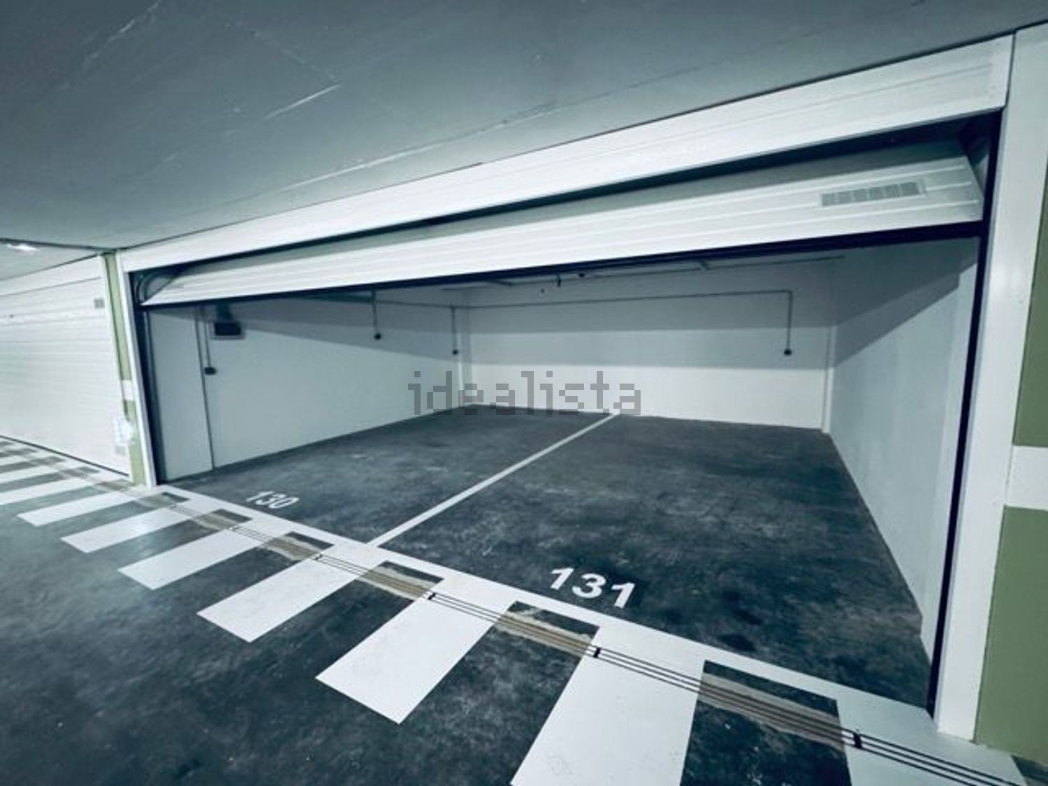 出租公寓 t2在Avenida 5 de Outubro, 53 - 停车位