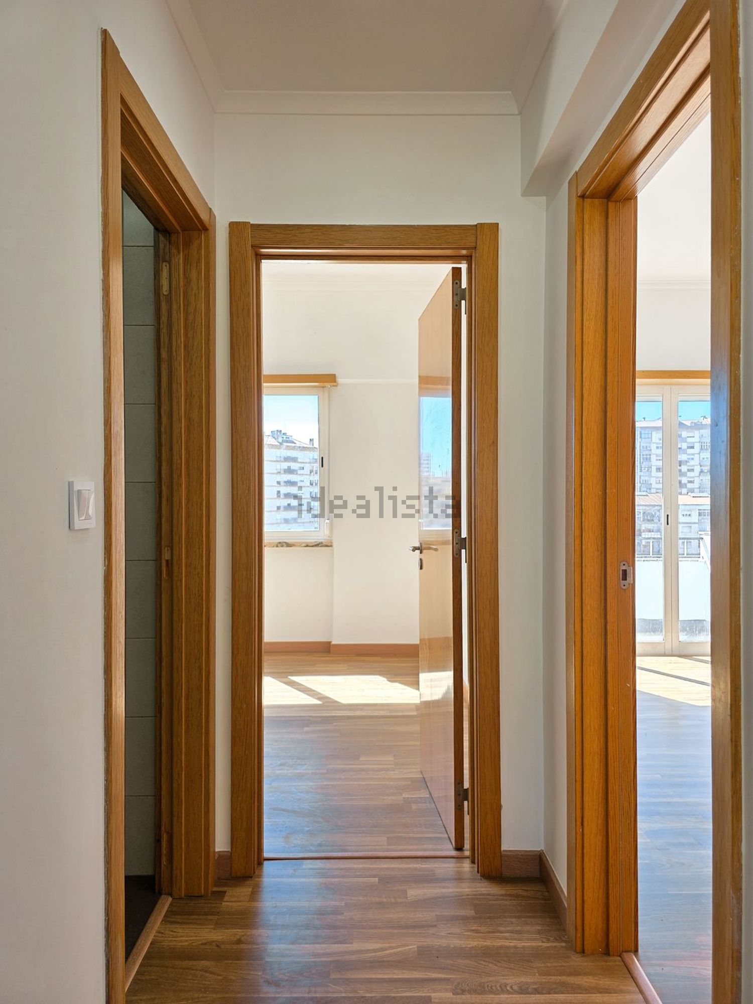 公寓 t2出售在Rua Barbosa du Bocage - 过道