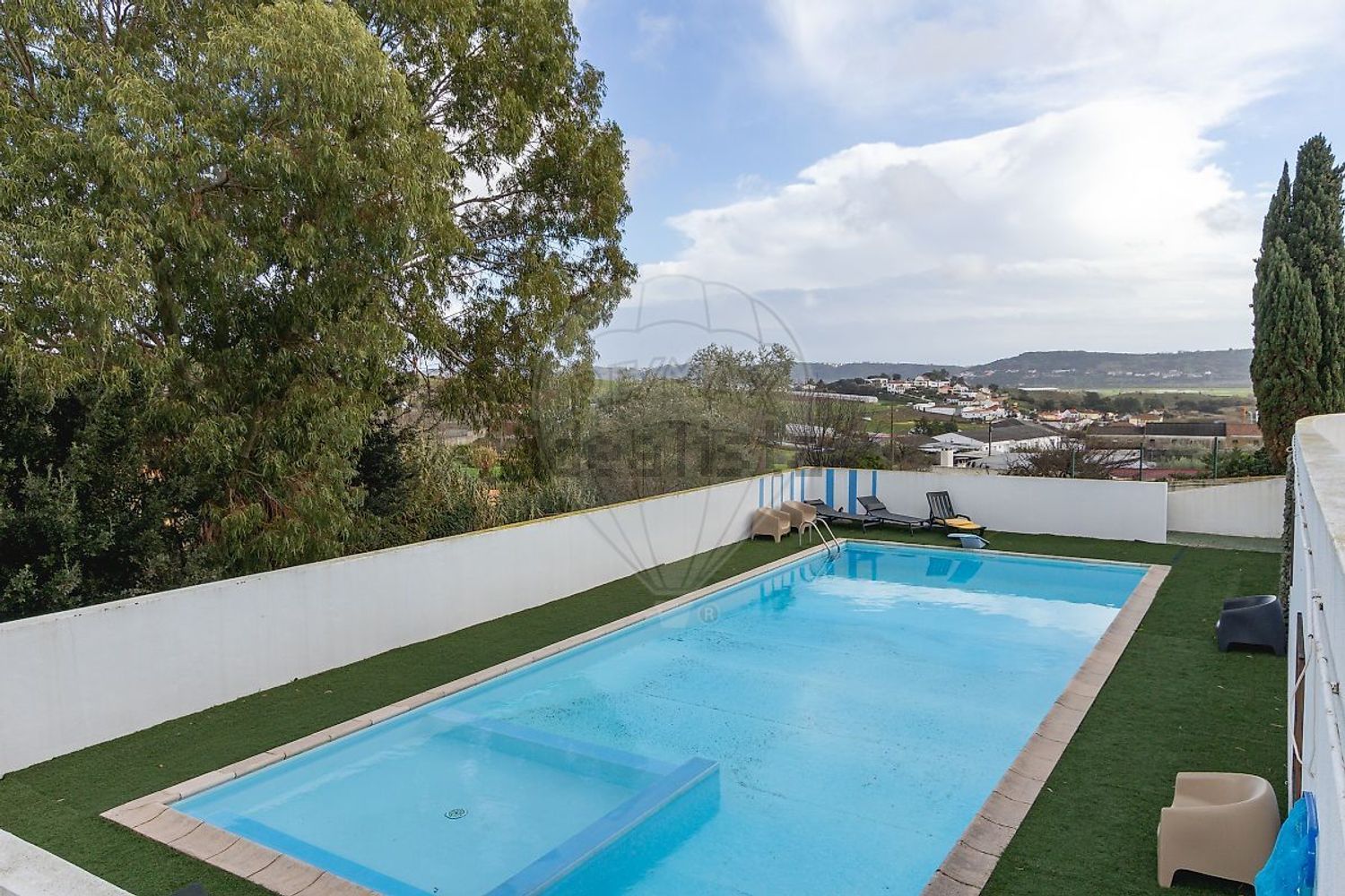 小楼房或独栋别墅出售在Rua Forças Armadas - 游泳池