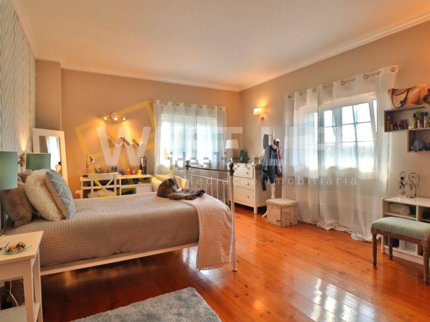 小楼房或独栋别墅出售在Turcifal - 客厅