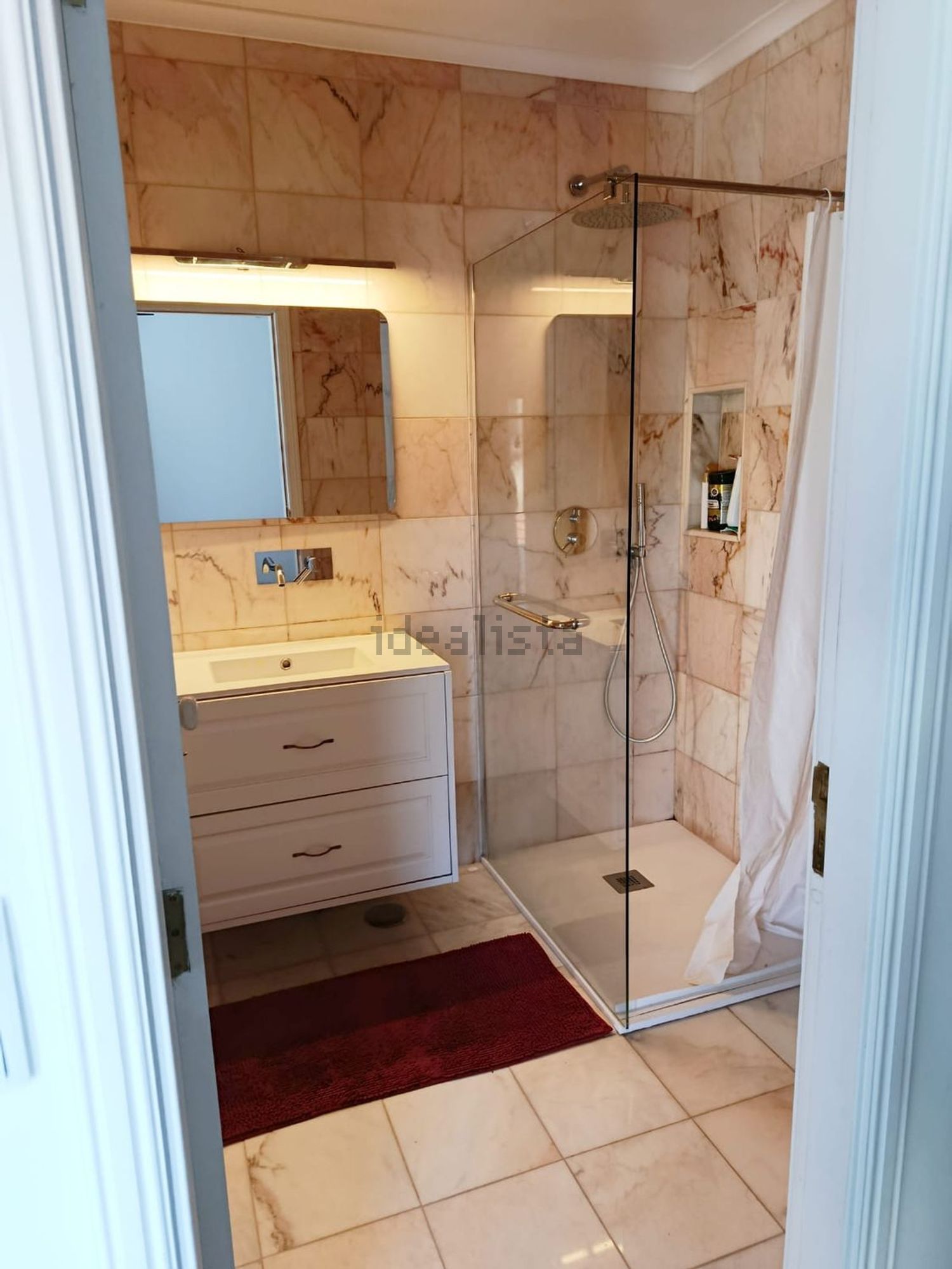 小楼房或独栋别墅出售在Peral - 卫生间