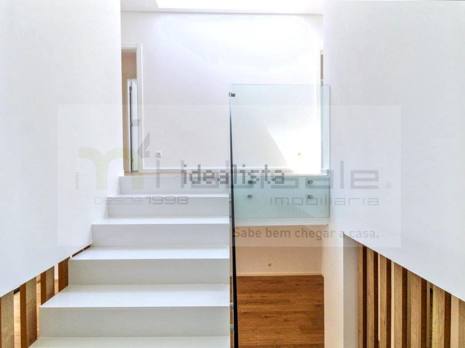 小楼房或独栋别墅出售在Rua Marechal Craveiro Lopes, 43 - 详情