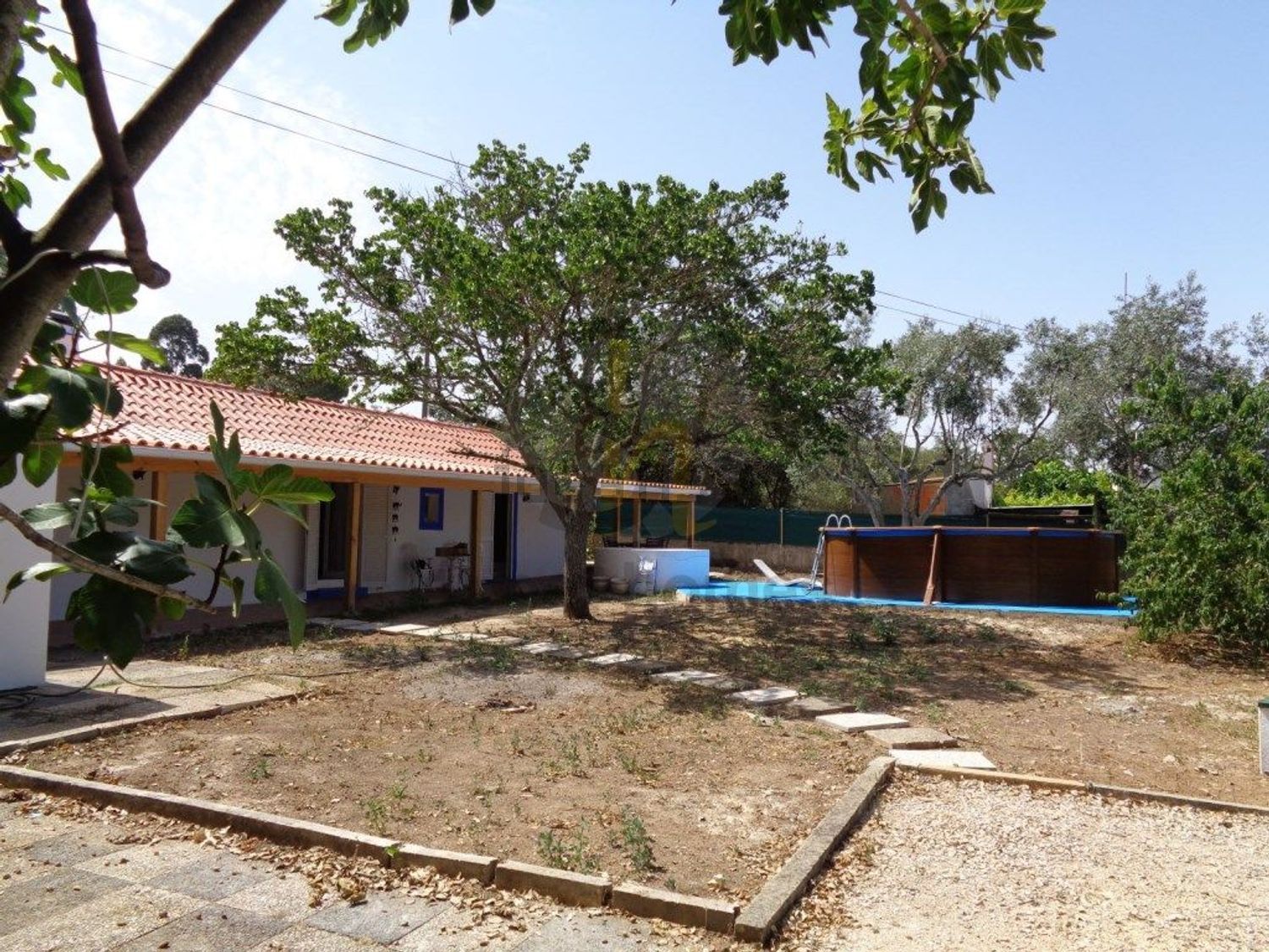 小楼房或独栋别墅出售M1076 - 外立面