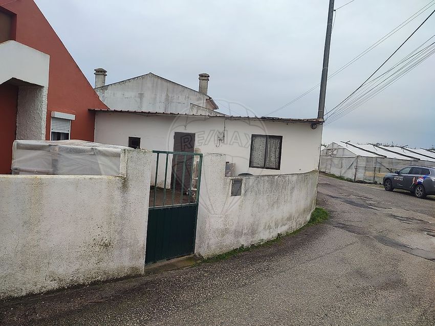 小楼房或独栋别墅出售在Rua das Portelinhas