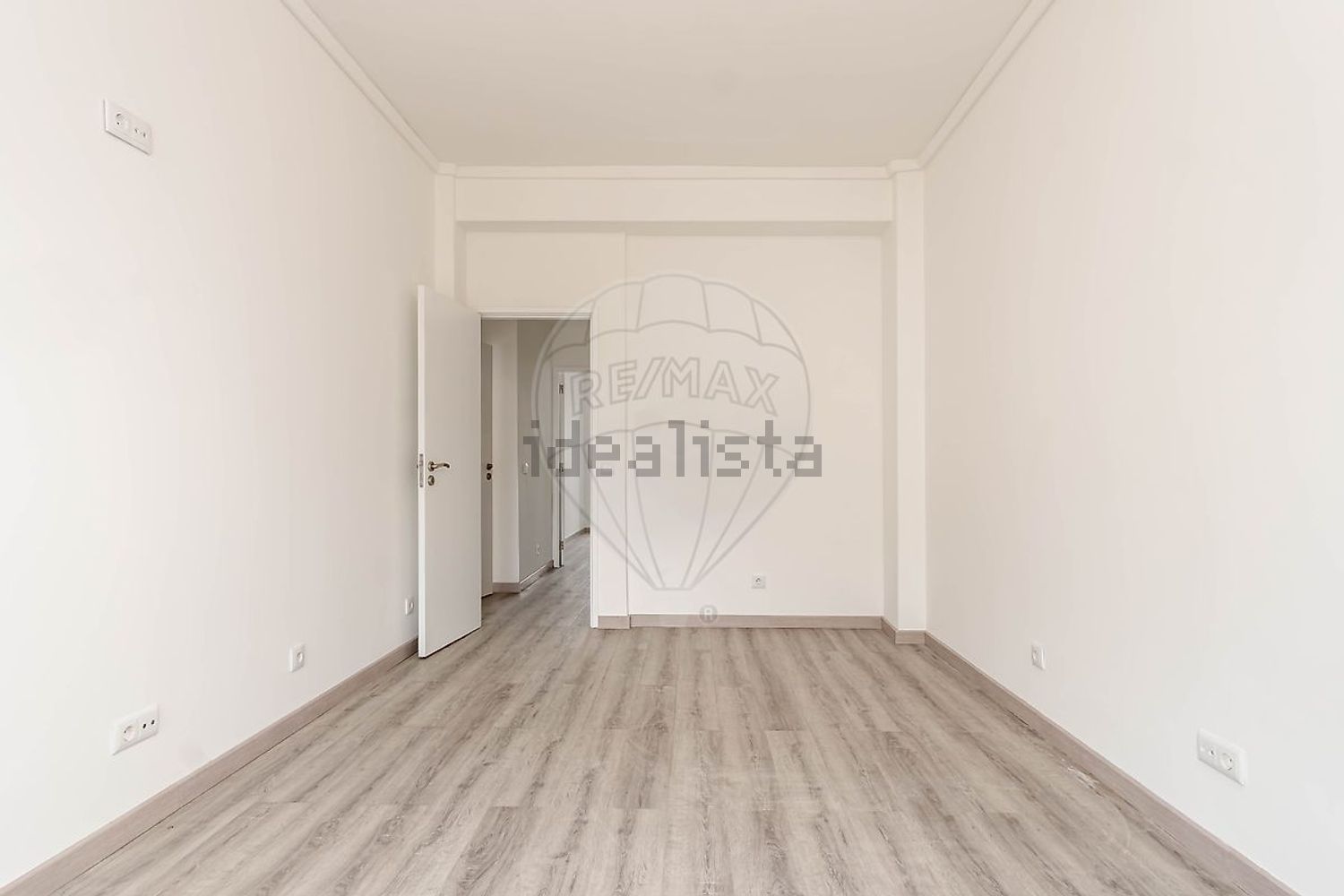 公寓 t3出售在Praça Rainha Santa - 居住