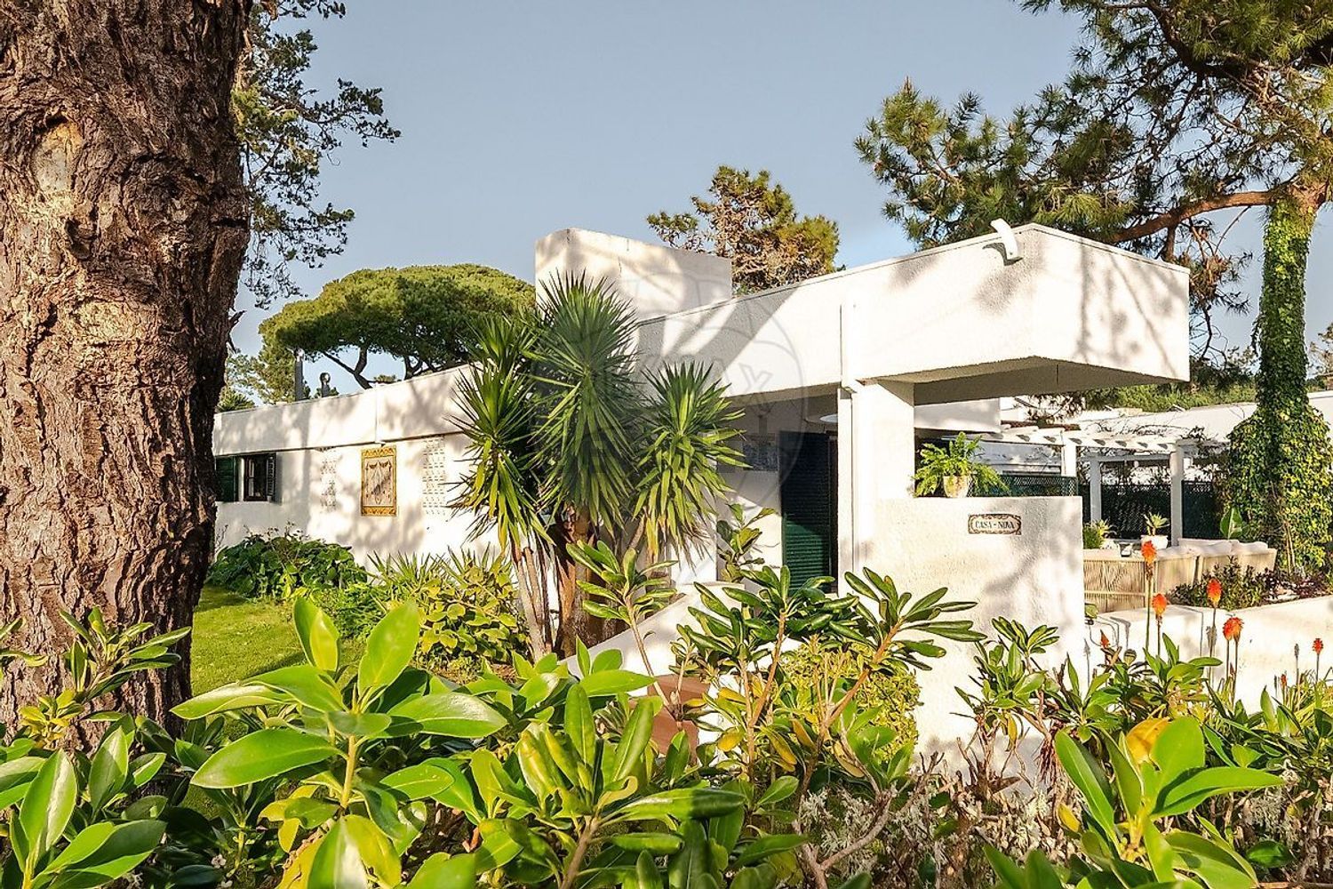 小楼房或独栋别墅出售在Rua das Corredouras - 外立面