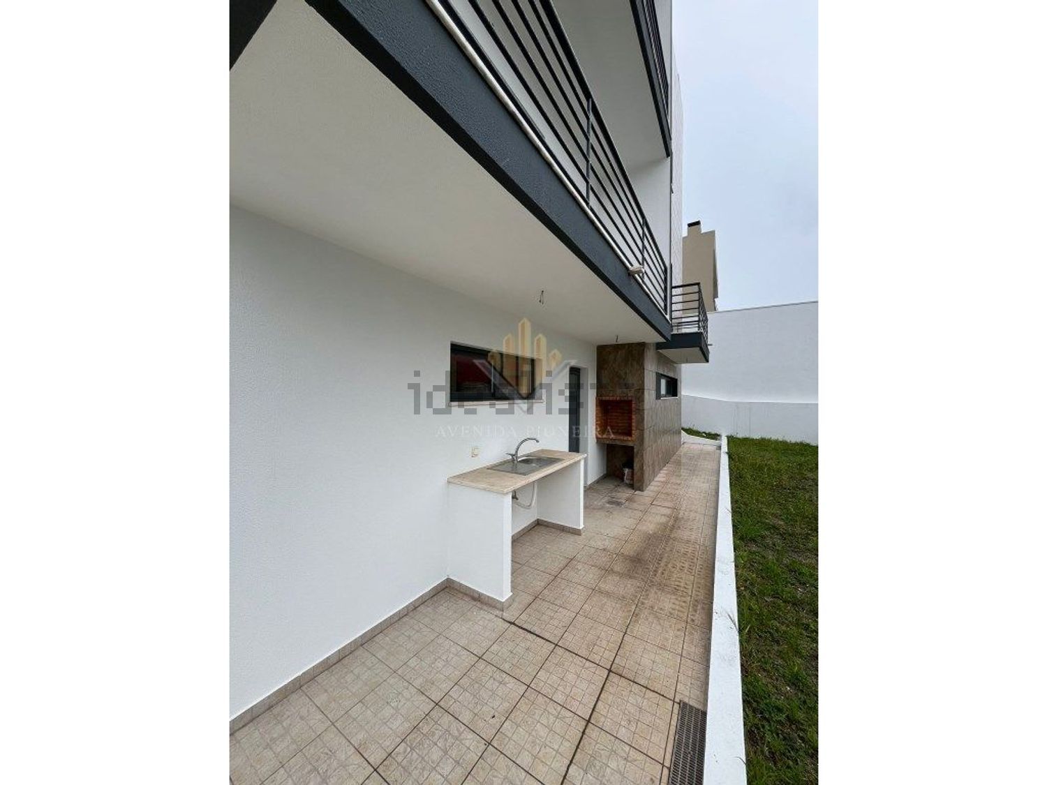 小楼房或独栋别墅出售在Rua Pulido Valente - 阳台