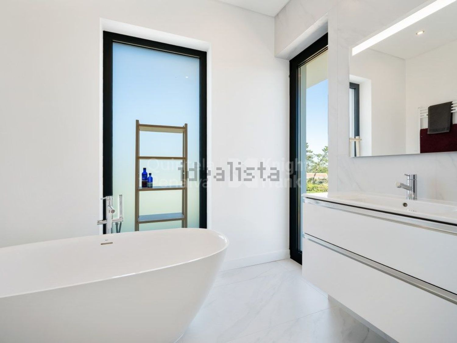 小楼房或独栋别墅出售在Estrada do Rodízio, 76 - 卫生间