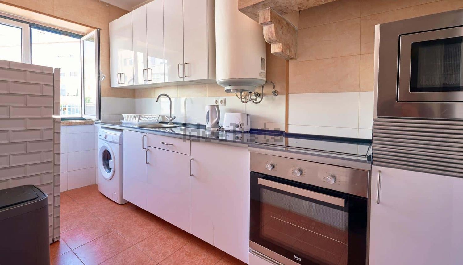 出租房间在Avenida Eduardo Jorge s/n - 厨房