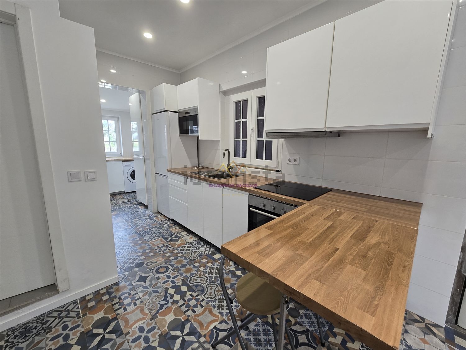 出租公寓 t1在Rua Delfim de Almeida Fernandes, 20 - 厨房