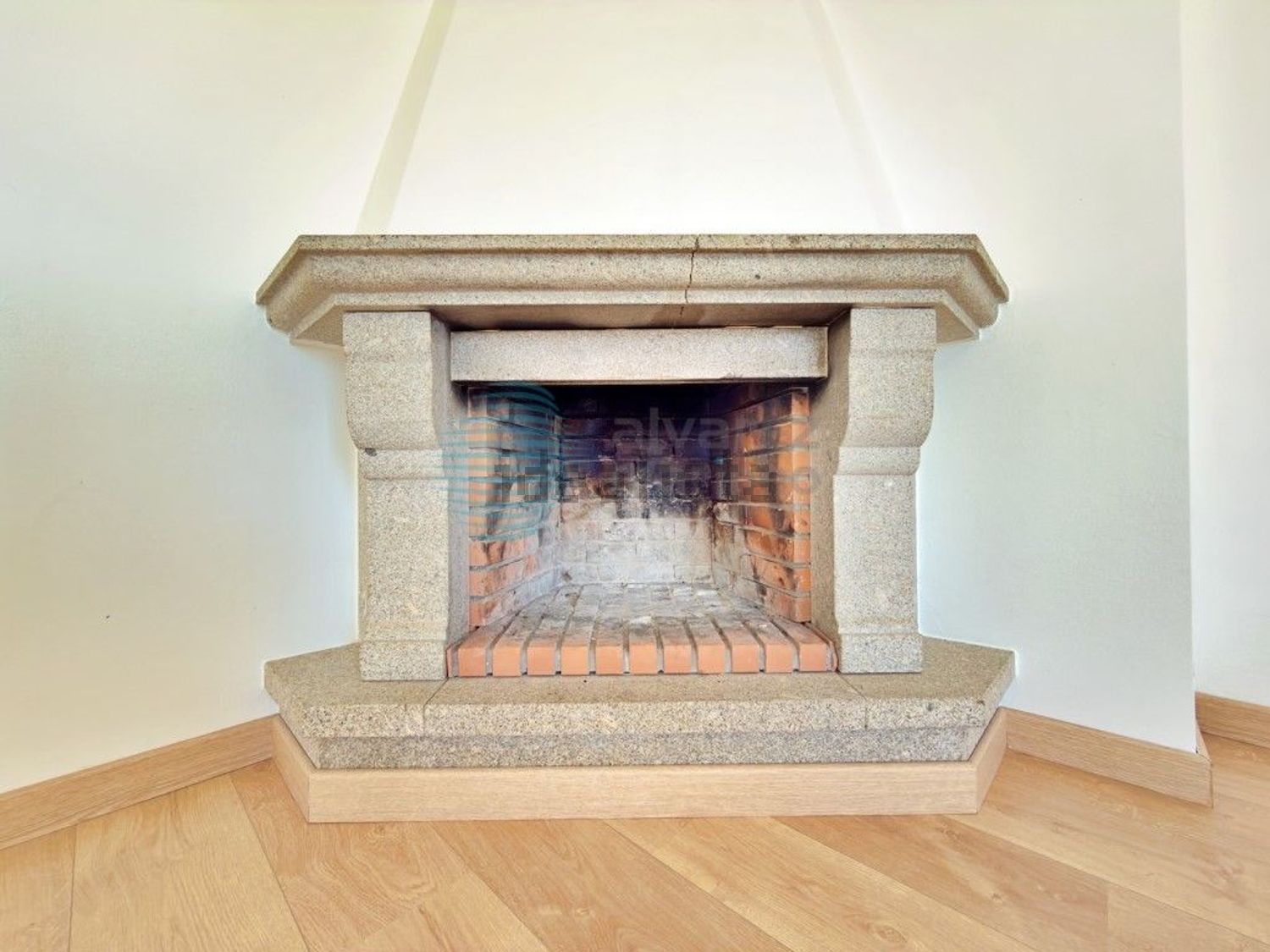 小楼房或独栋别墅出售在Rua 1° de Maio, 3 - 照片