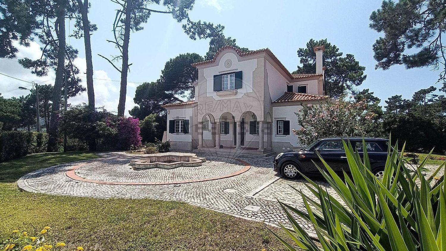 小楼房或独栋别墅出售在Rua da Mofina - 外立面