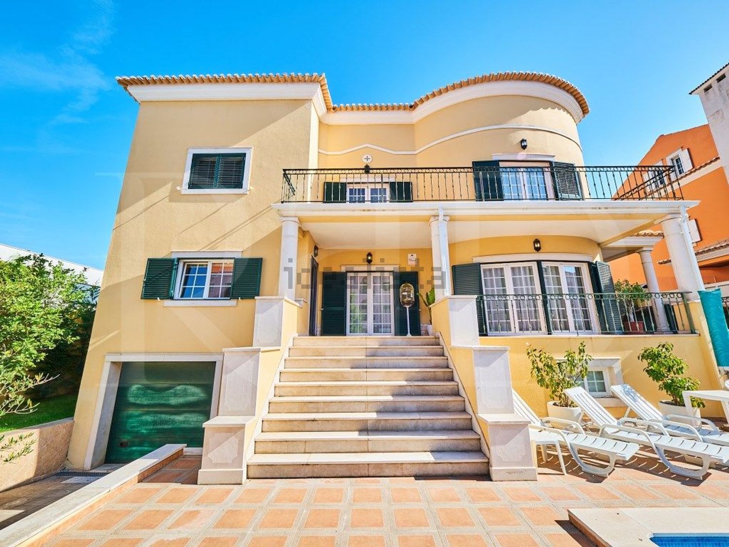 小楼房或独栋别墅出售在Rua Bartolomeu Perestelo, 189 - 外立面