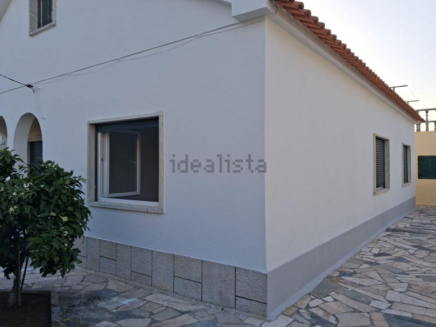 出租小楼房或独栋别墅在Rua Alexandre Cardoso, 28 - 外立面