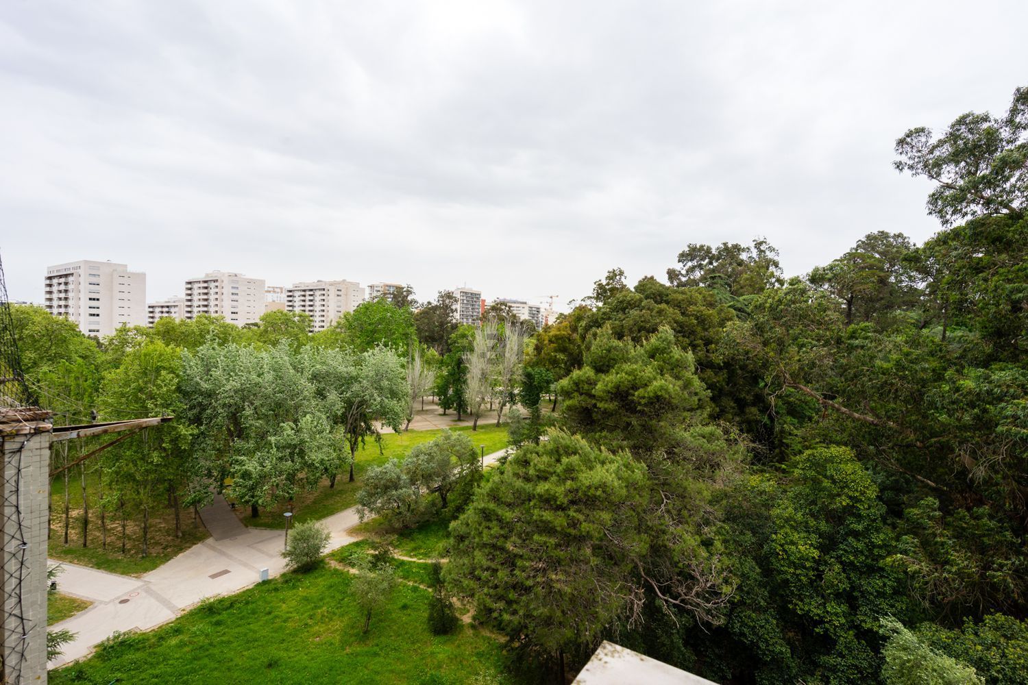 出租公寓 t2在Rua Luís Pastor de Macedo - 花园