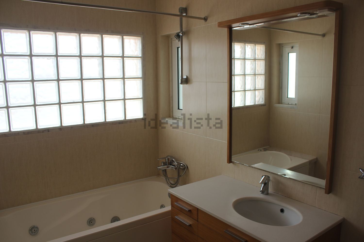 出租公寓 t3在Rana - 卫生间