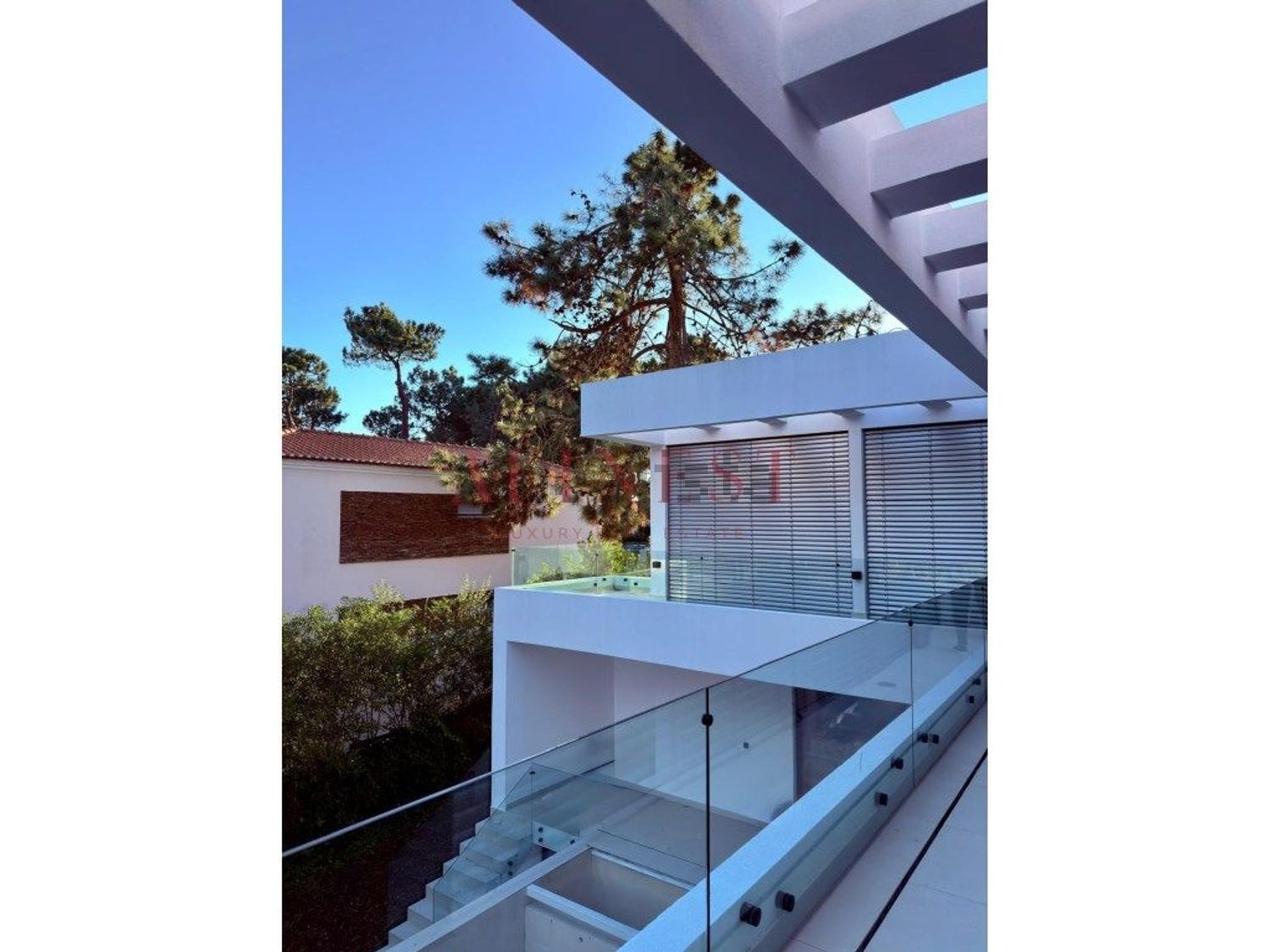 小楼房或独栋别墅出售在Rua do Tojo - 照片