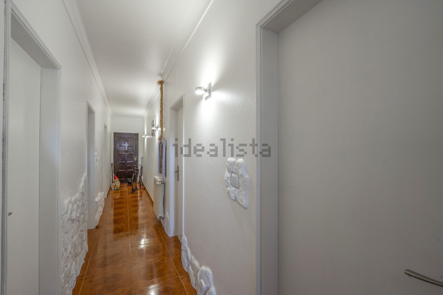 小楼房或独栋别墅出售2640-730 - 过道