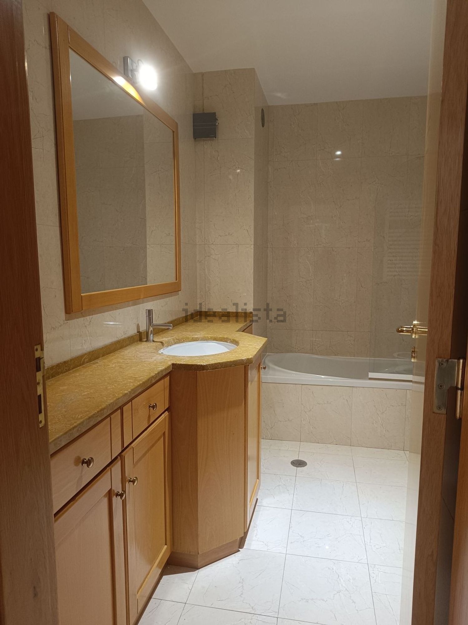 出租公寓 t2在Praceta José Régio, 12 e - 卫生间