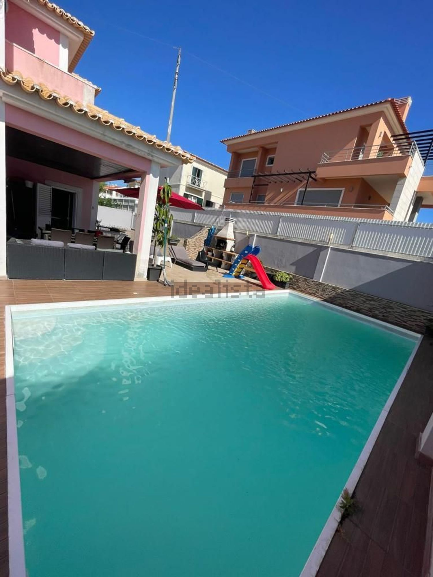 小楼房或独栋别墅出售在Porto Salvo - 游泳池