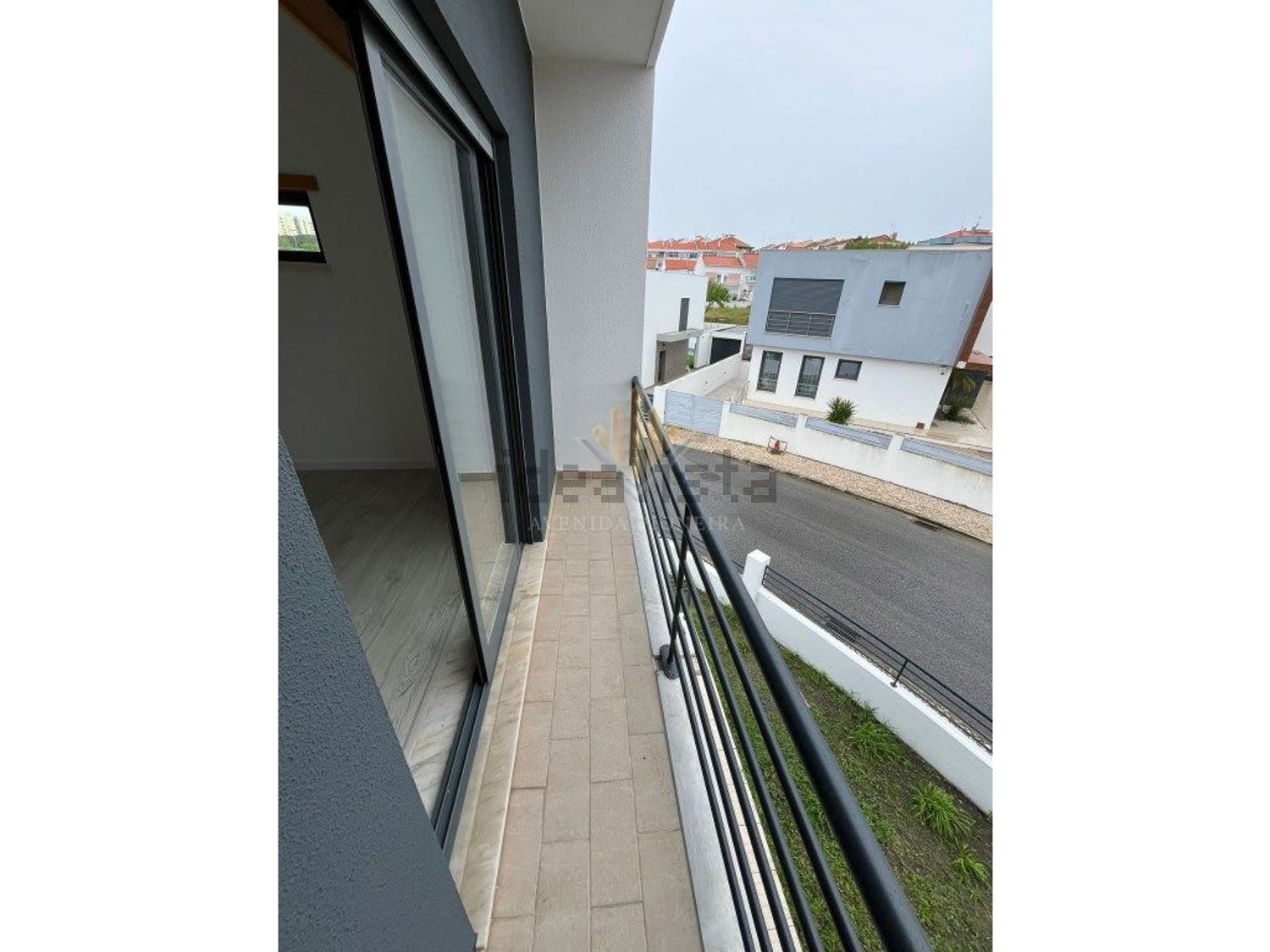 小楼房或独栋别墅出售在Rua Pulido Valente - 阳台