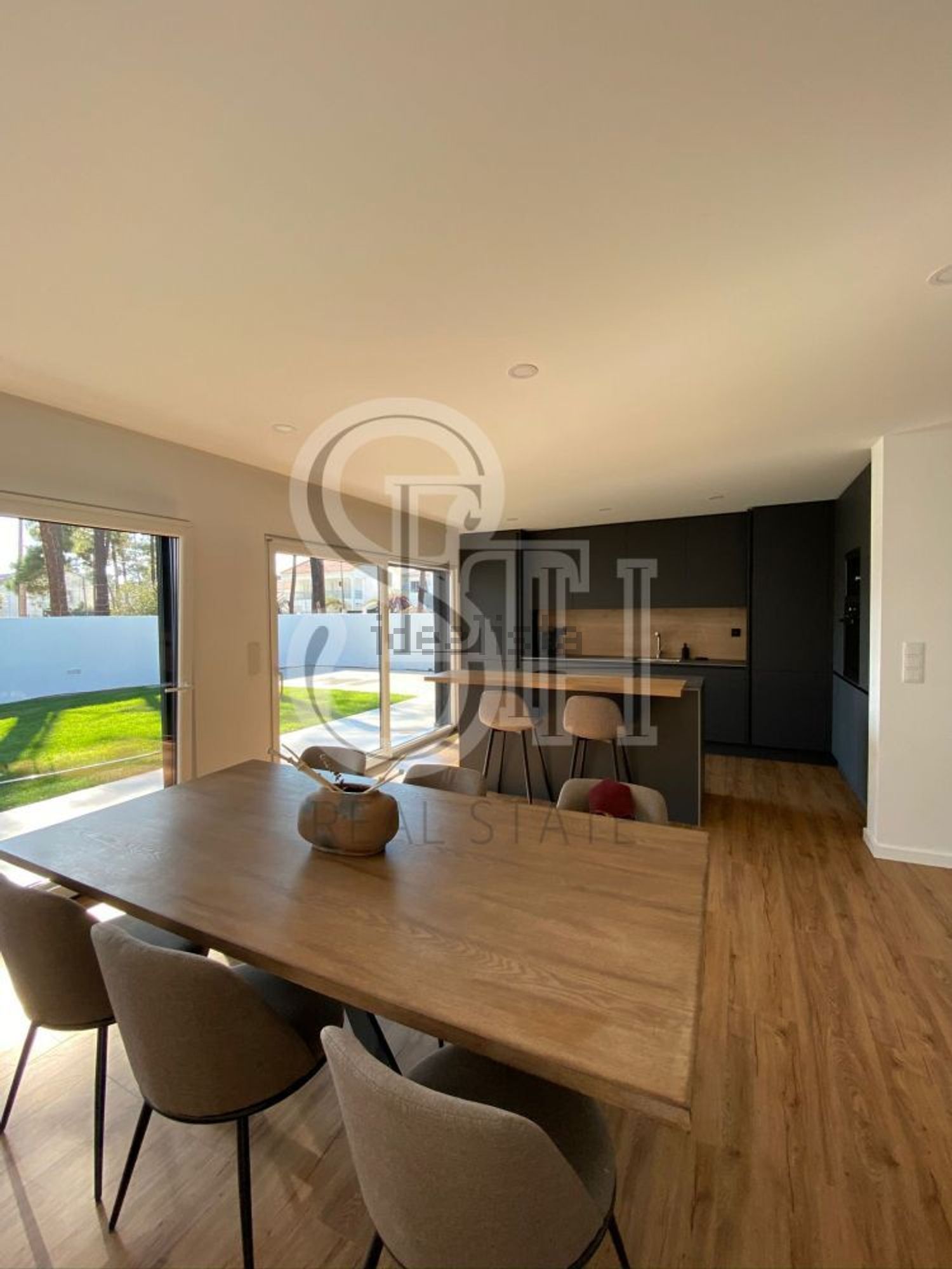 出租小楼房或独栋别墅在Avenida Dom Fernando - 客厅