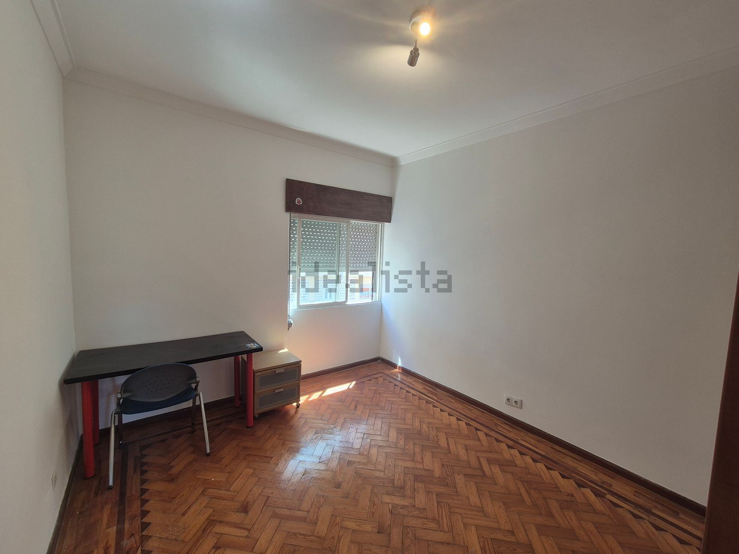 出租公寓 t2在Rua Engenheiro Quartin Graça, 18 - 办公室