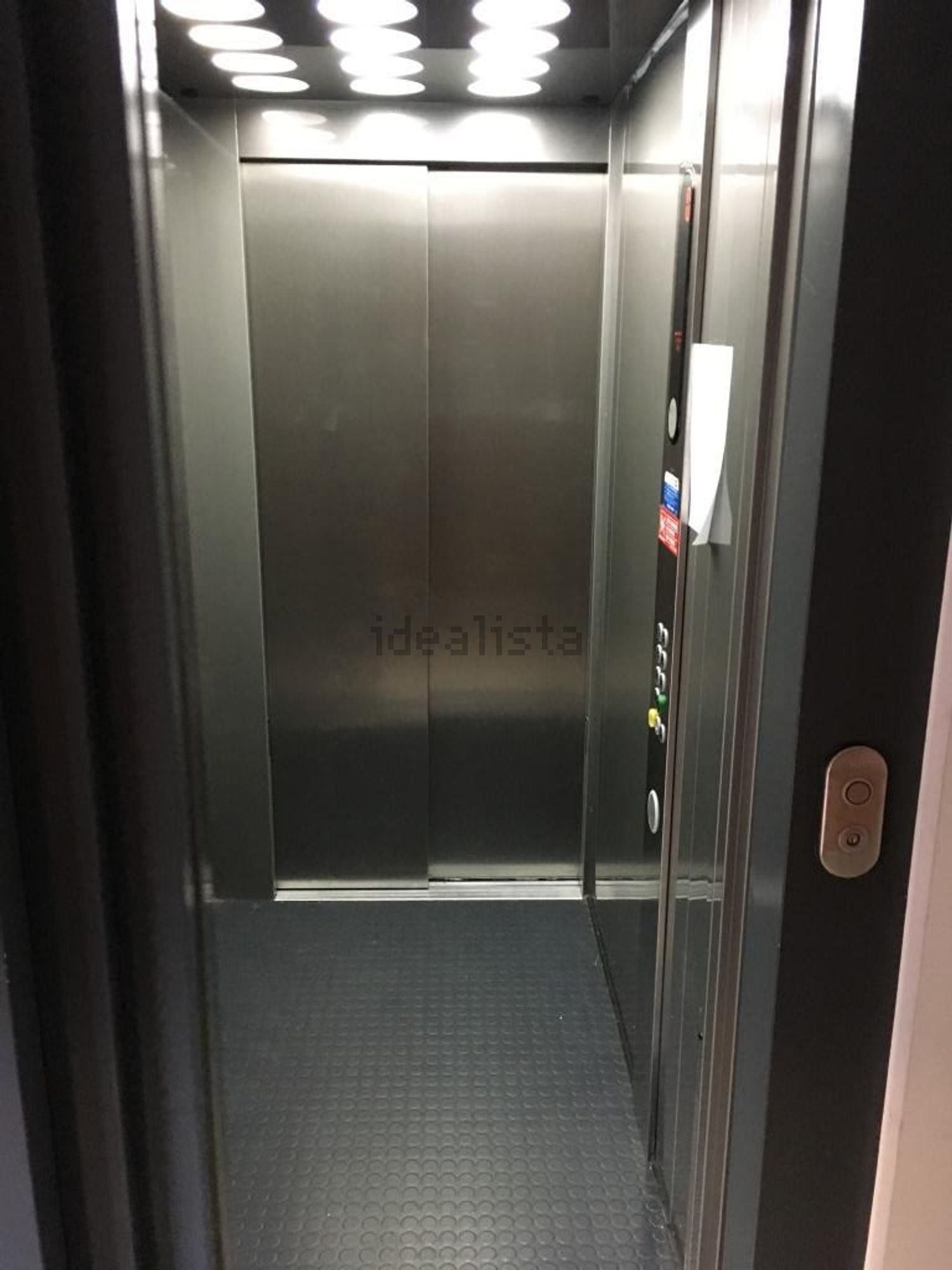 出租公寓 t2在Rua João Abel Manta, 1750 -131 - 详情