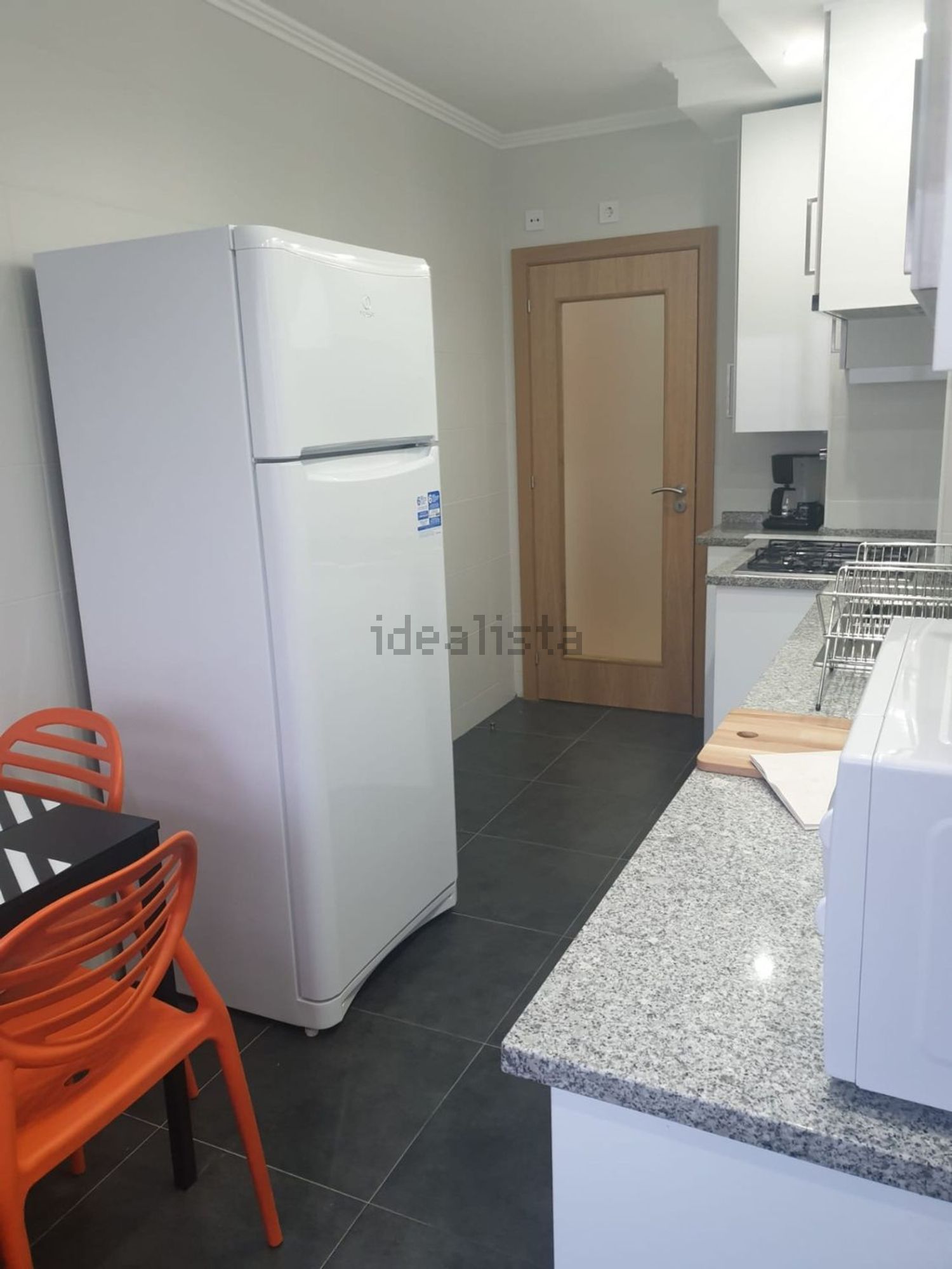 出租房间在Rua Josefa D'Óbidos, 3 - 厨房