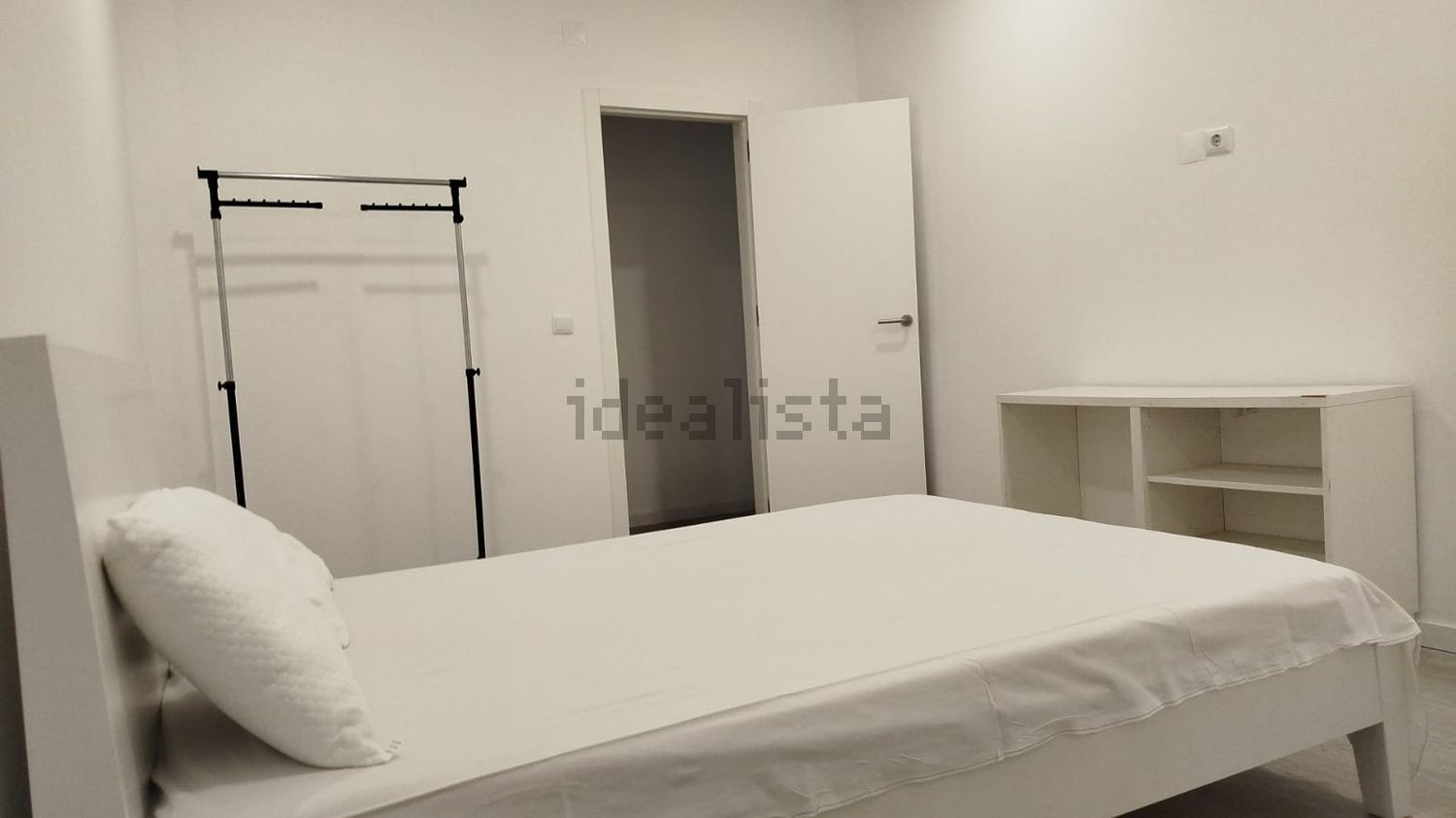 出租房间在Rua Ilha de São Tomé, 19 - 卧室