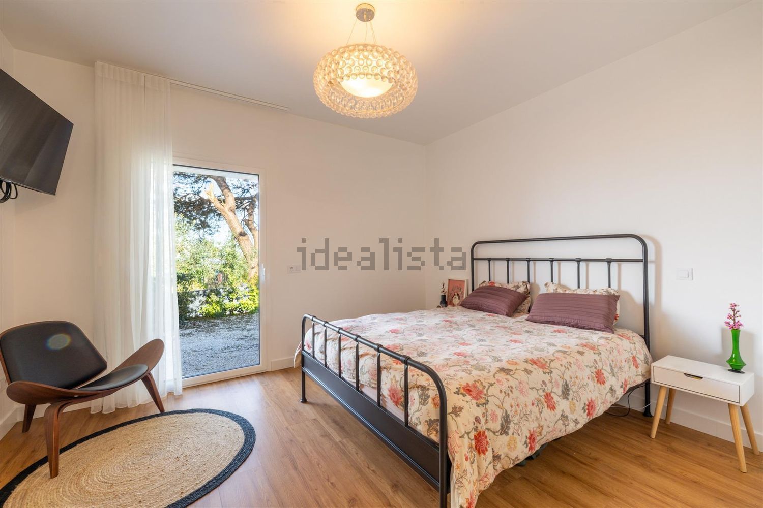 小楼房或独栋别墅出售Em539 - 卧室