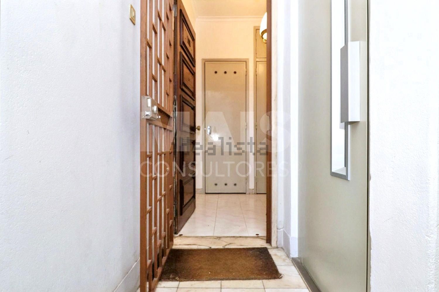 公寓 t2出售在Rua Alexandre Ferreira - 过道