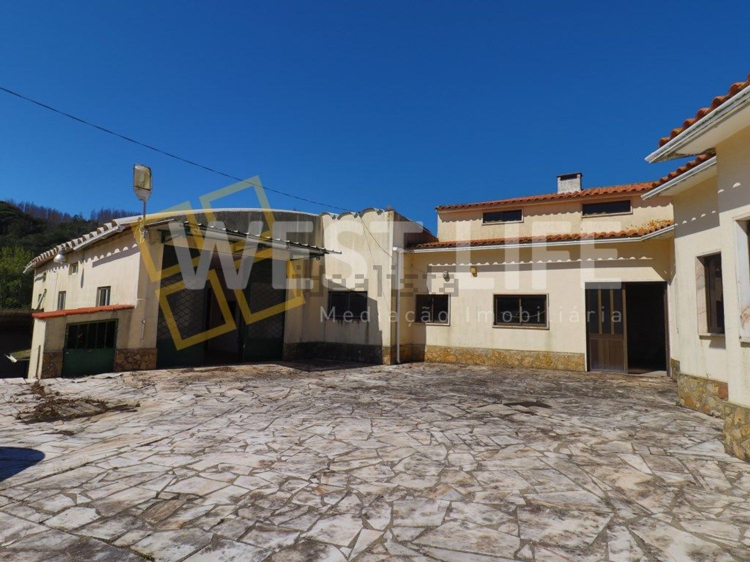 小楼房或独栋别墅出售在Venda do Pinheiro e Santo Estêvão das Galés - 外立面