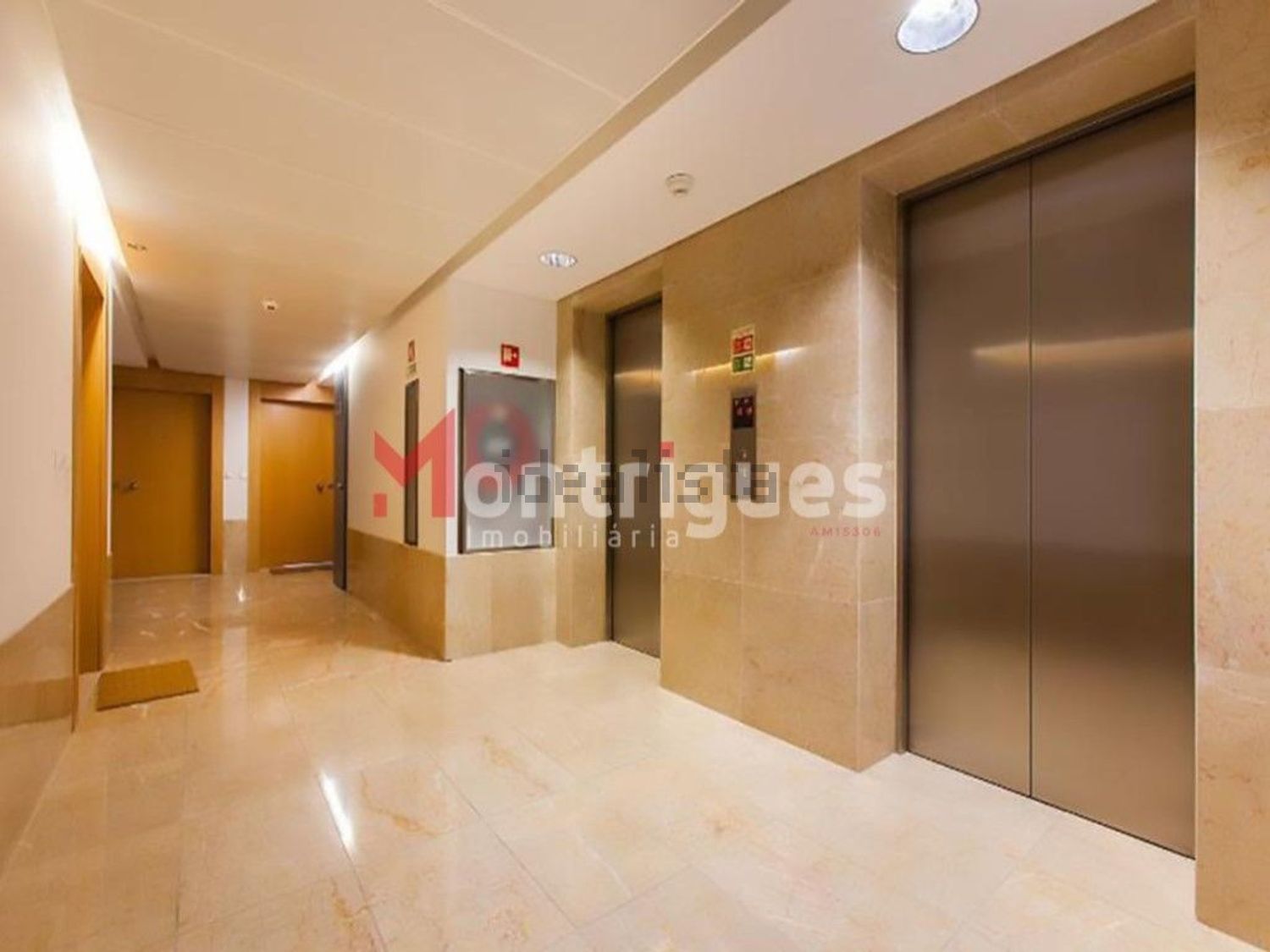 出租公寓 t1在Avenida Dom João II - 前厅